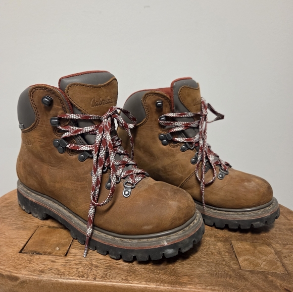 Cabela’s Women’s Hiking Boots, Size 7. Brown Leather, Red Laces, Orange Inner. - Picture 1 of 6
